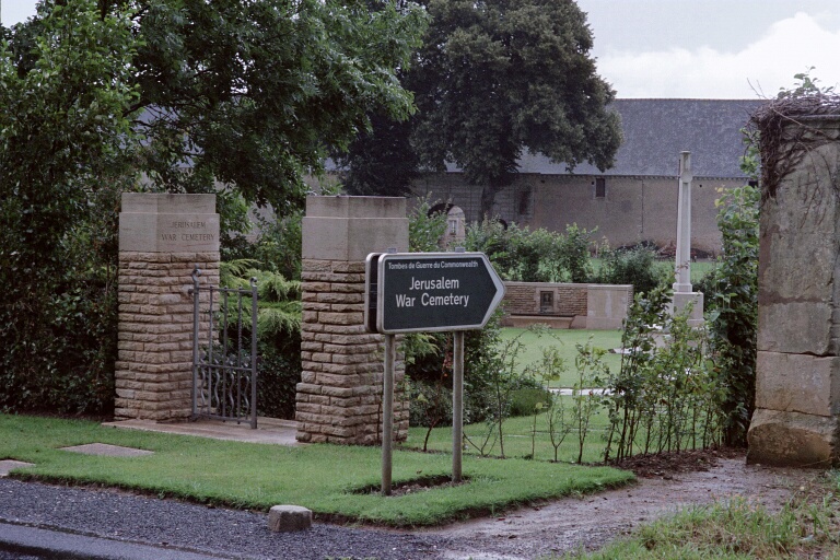 Jerusalem War Cemetery - Chouain. Entry.
